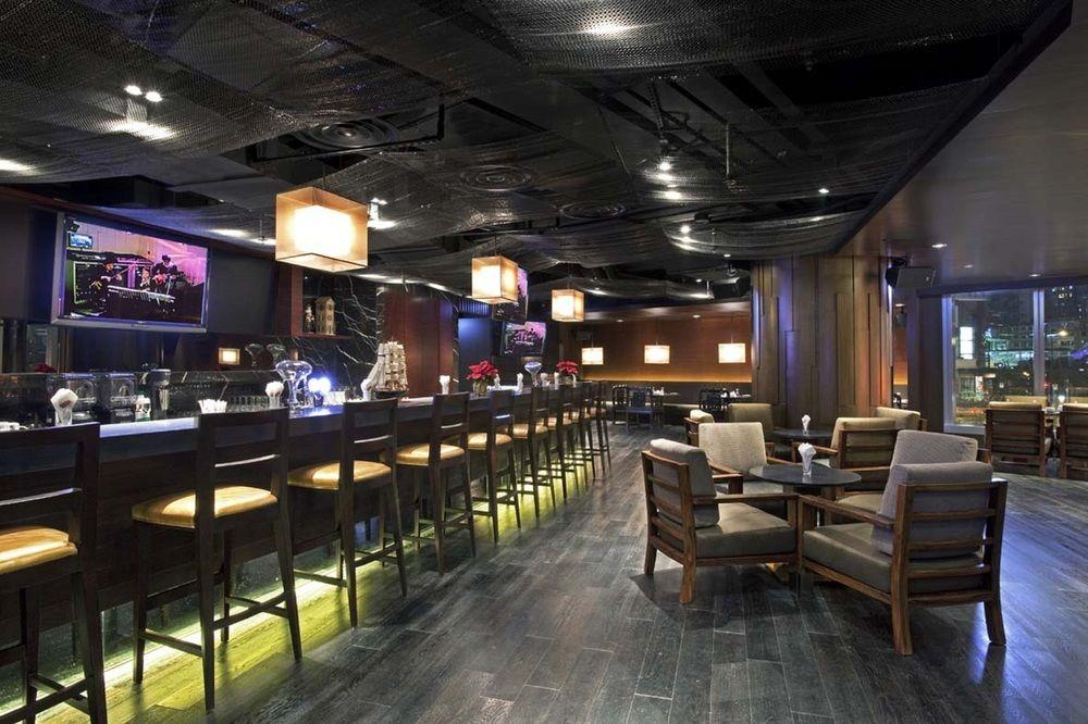 Nina Hotel Tsuen Wan West Hongkong Eksteriør billede The interior of a bar