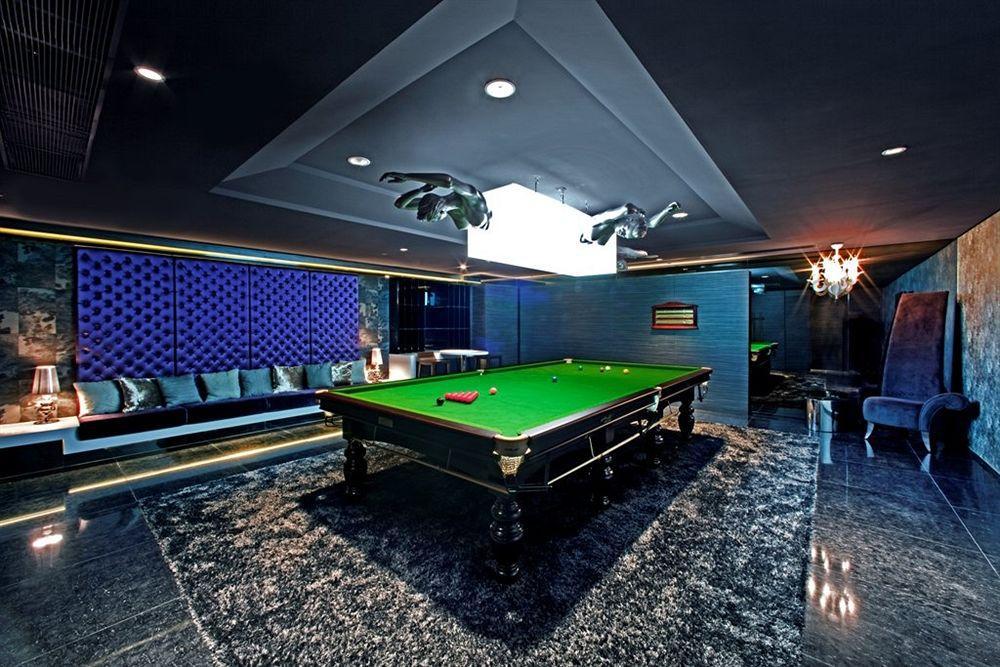 Nina Hotel Tsuen Wan West Hongkong Eksteriør billede The Billiard Room